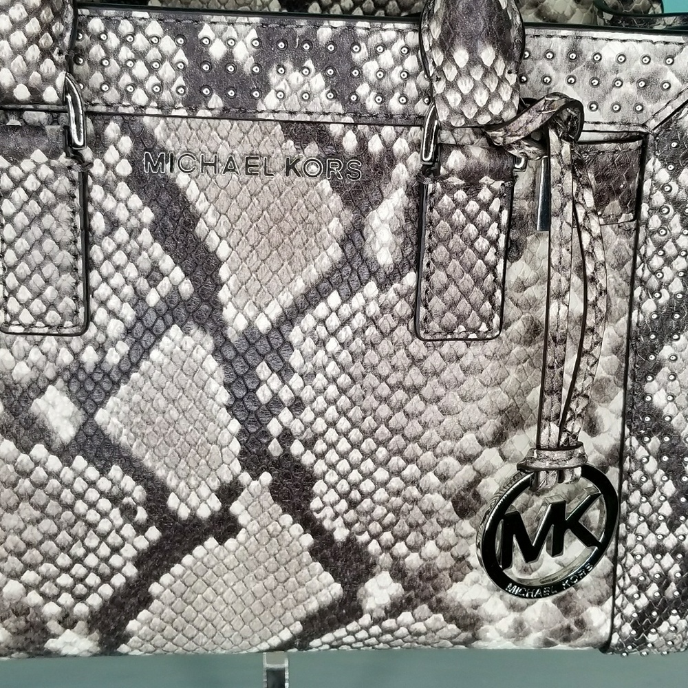 NWT Michael Kors Dillon Natural Medium Satchel - Picture 4 of 8